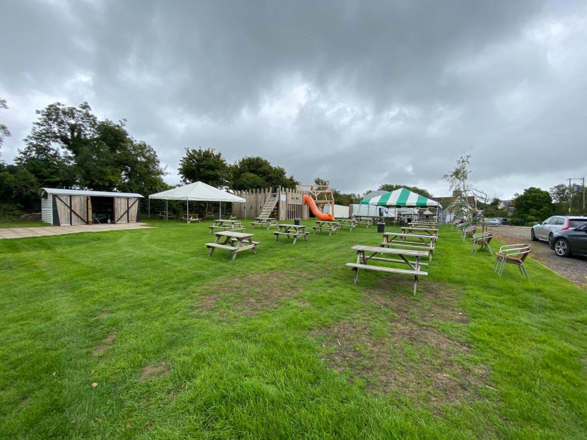 Three Horseshoes Country Inn Barry Exteriér fotografie
